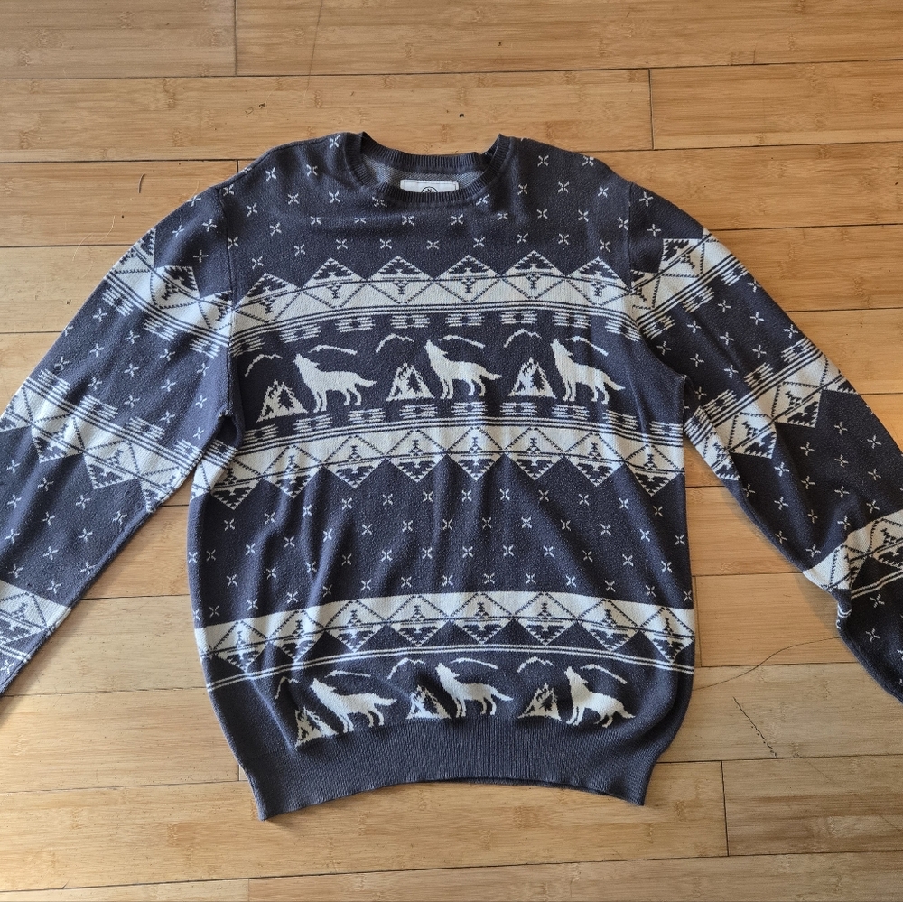 Men's Gray Wolf Sweater